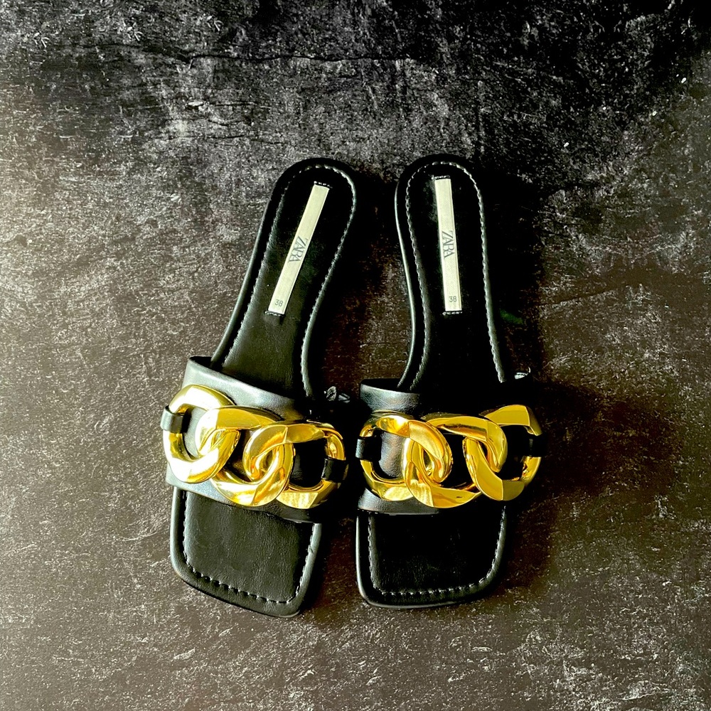 Zara flat slip on sandals with gold chain